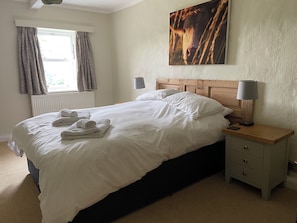 5 bedrooms, iron/ironing board, travel crib, WiFi