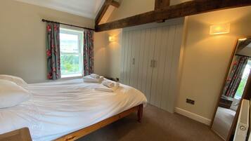 5 chambres, fer et planche à repasser, lit parapluie, Wi-Fi