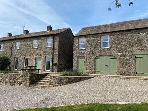 Exterior - Large Stone Cottage In Mature South Facing Garden Enjoying Stunning Views (Leyburn)