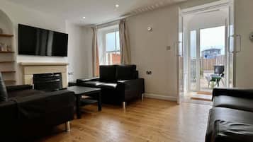 TV, fireplace, offices