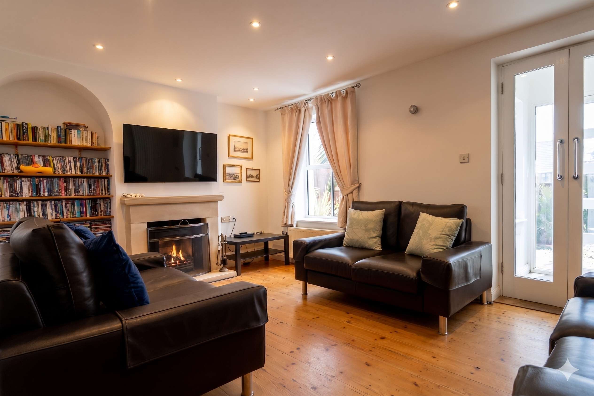 TV, fireplace, offices