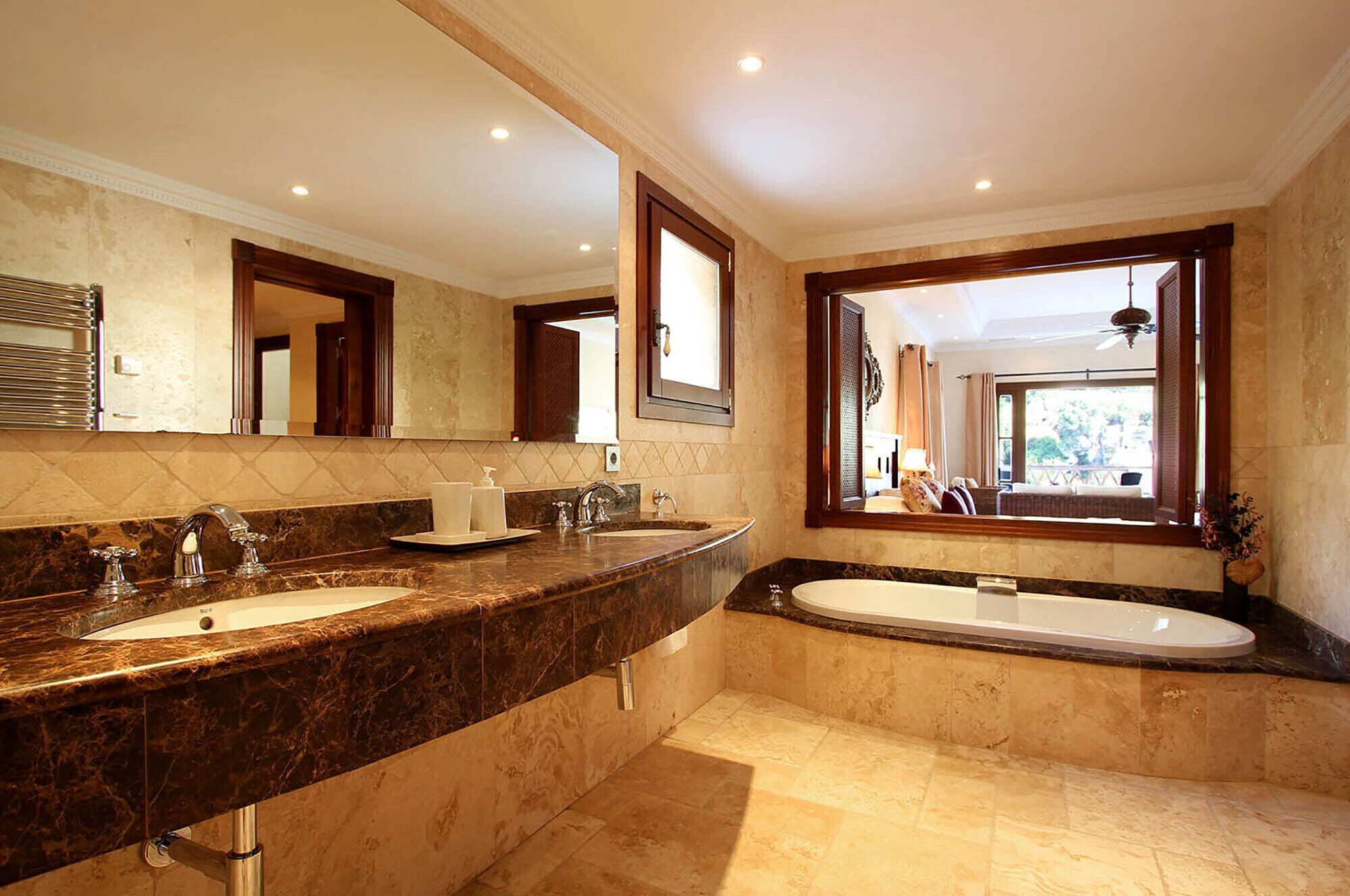 FREE €650 Daily Lux Pack - 7-Bedroom Luxury Estate, Heated Pool, Amazing Views