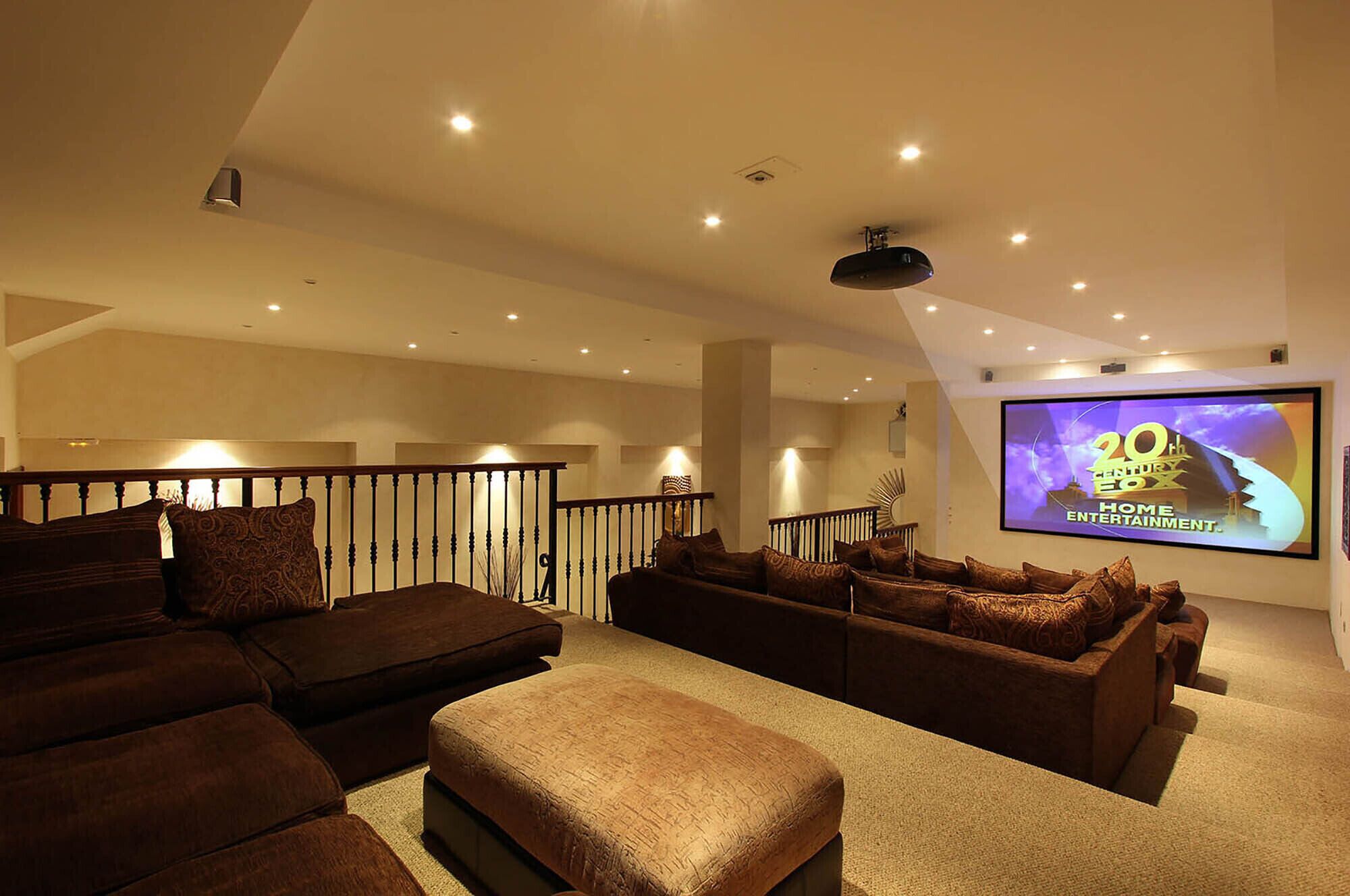 FREE €650 Daily Lux Pack - 7-Bedroom Luxury Estate, Heated Pool, Amazing Views