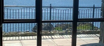 The Fort:Panoramic Views  Lough Foyle  Private Gated Terrace/Wifi/Netflix/Baby