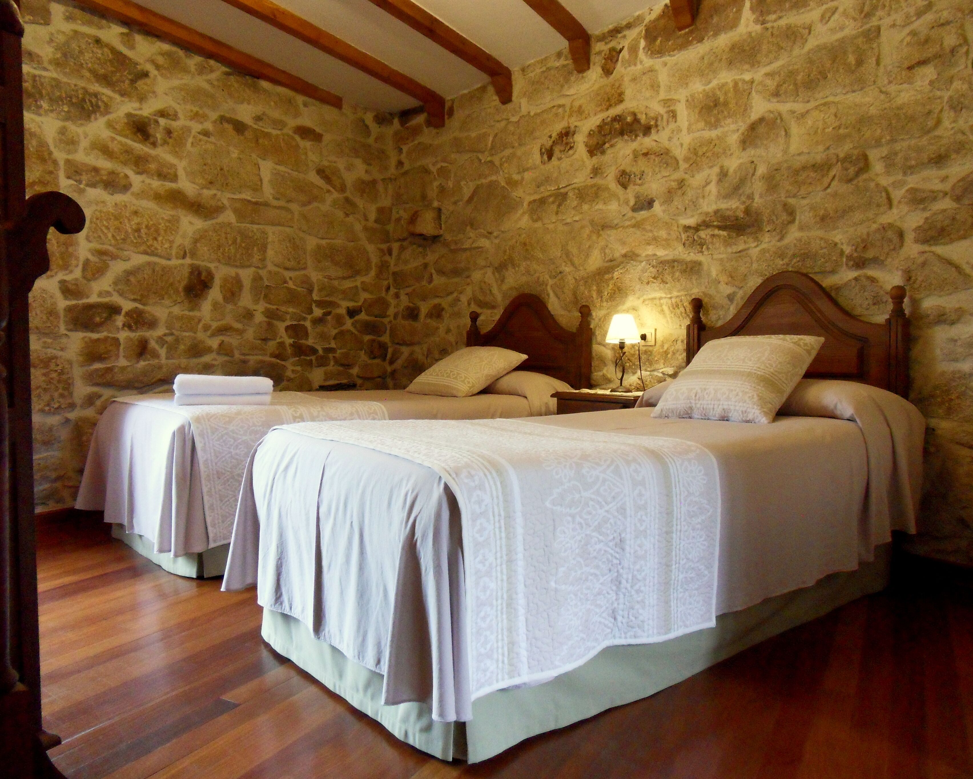 3 chambres, fer et planche à repasser, lit parapluie, Wi-Fi gratuit