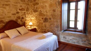3 bedrooms, iron/ironing board, travel crib, free WiFi