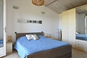 1 Schlafzimmer, Bügeleisen/Bügelbrett, Reisekinderbett, kostenloses WLAN