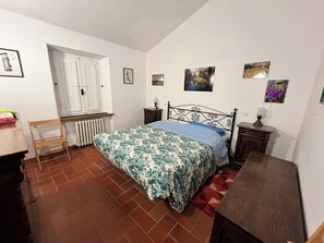 3 soverom, strykejern/-brett, wi-fi (inkludert) og sengetøy