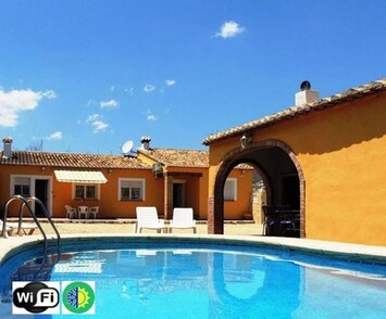 Villa Pla. Jalon/Xalo (Alicante)