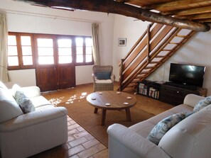 TV, fireplace, DVD player, ping pong