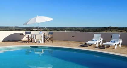 ENTSPANNENDE FERIENVILLA - PANORAMISCHE LÄNDLICHE ALENTEJO-ANSICHTEN, POOL, FAHRRÄDER, PING PONG