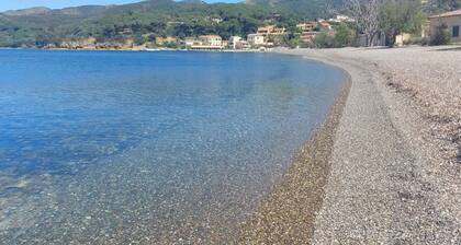 Villa Giolù: appartement corail à 200m de la mer, réduction sur le ferry BlueNavy