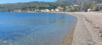 Villa Giolù: apartamento de coral a 200 metros del mar, ¡descuento en el ferry de BlueNavy!