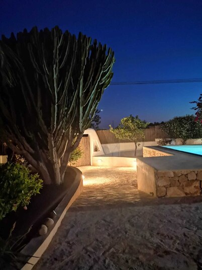 Beautiful Villa with swimming pool in Ibiza town.