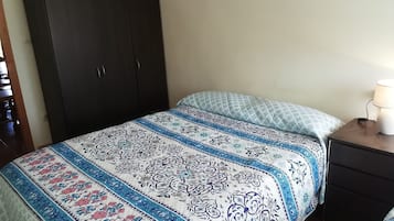 2 chambres, fer et planche Ă  repasser, Wi-Fi, draps fournis