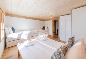 2 slaapkamers, een strijkplank/strijkijzer, gratis wifi, beddengoed