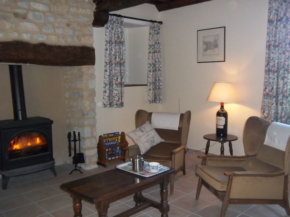 A Cosy Tranquil Cottage (With Mod Cons). Close To Bayeux And Normandy Beaches. - Normandia