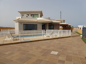 Piscine extérieure, piscine chauffée