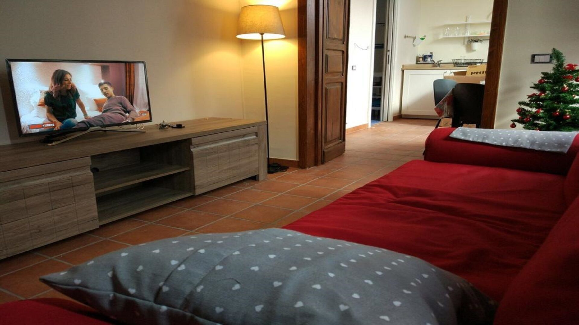 2 bedrooms, desk, soundproofing, iron/ironing board