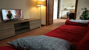 2 chambres, bureau, chambres insonorisées, fer et planche à repasser