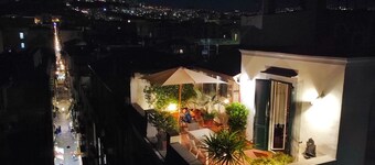 GREGORIUS DIAMERISMA: panoramic terrace