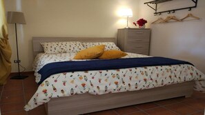 2 bedrooms, desk, soundproofing, iron/ironing board