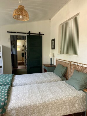 4 habitaciones, escritorio, tabla de planchar con plancha y wifi gratis