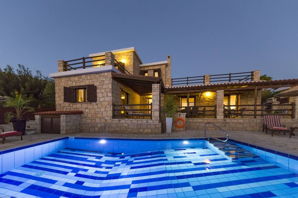 Newly Built Luxury Stone Villa With Private Pool In Central Peyia