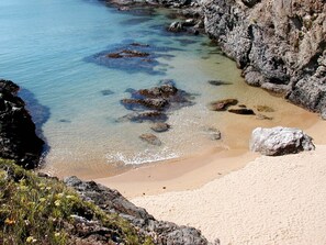 Beach nearby - House 2 to 10 people with indoor heated pool in Belle Île (Bangor)