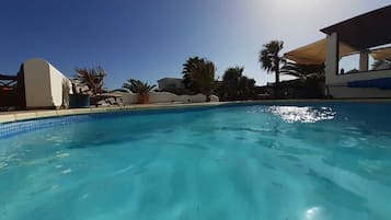 Piscine extérieure, piscine chauffée