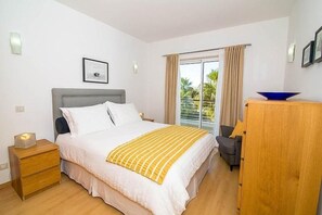 1 bedroom, in-room safe, iron/ironing board, free WiFi - Marina Apartment In Lagos   (Lagos)