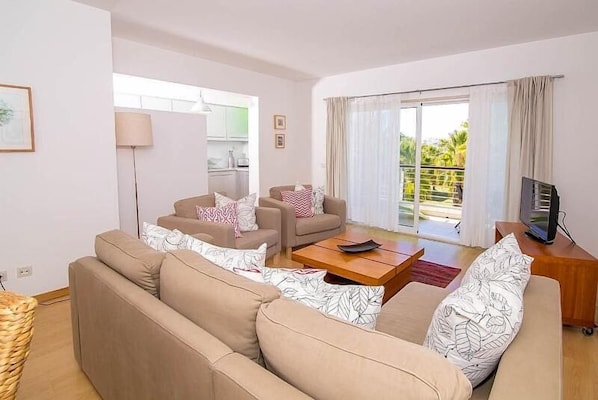 Smart TV - Marina de Lagos Apartment (Lagos)