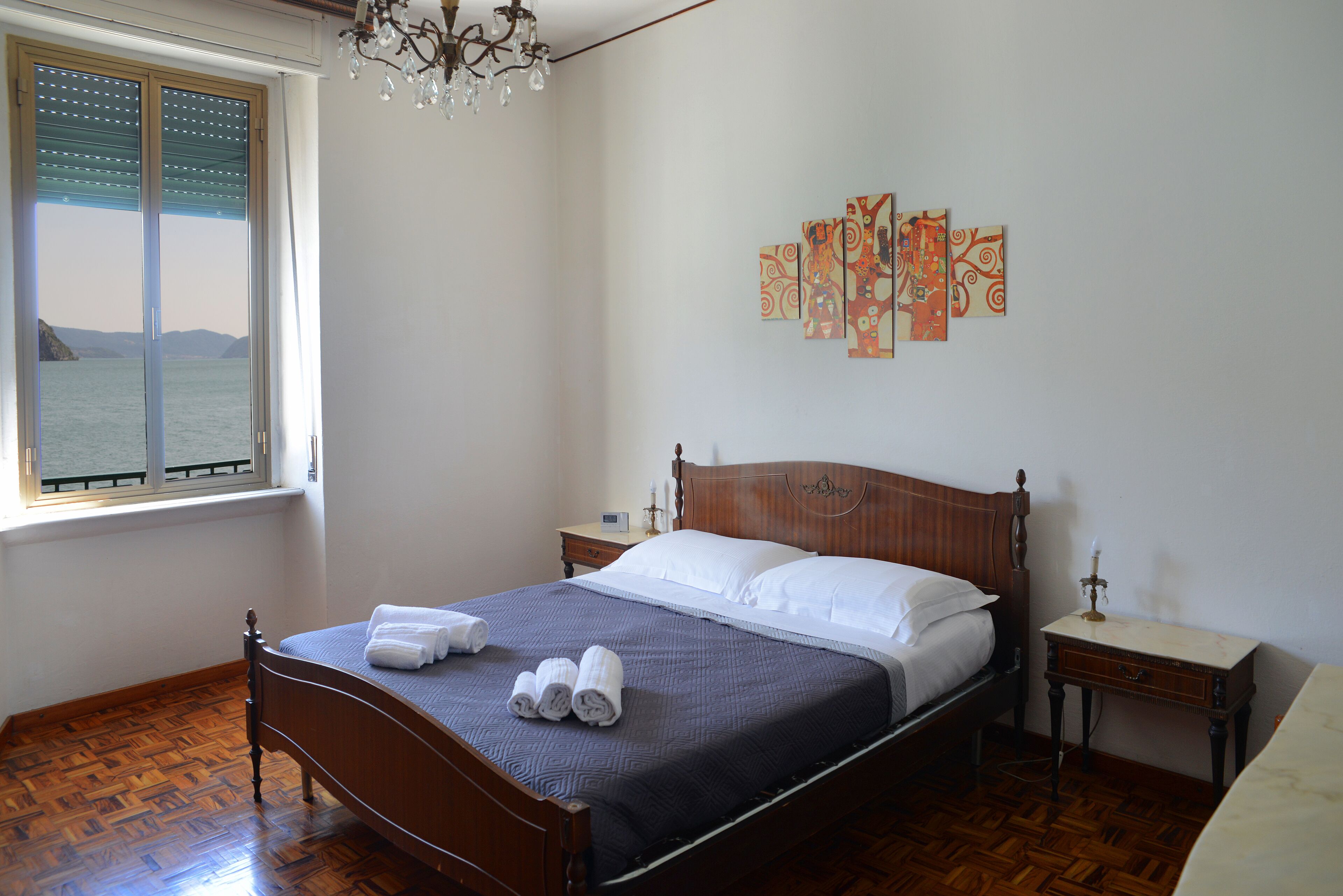 Directly on the iseo lake with breathtaking views