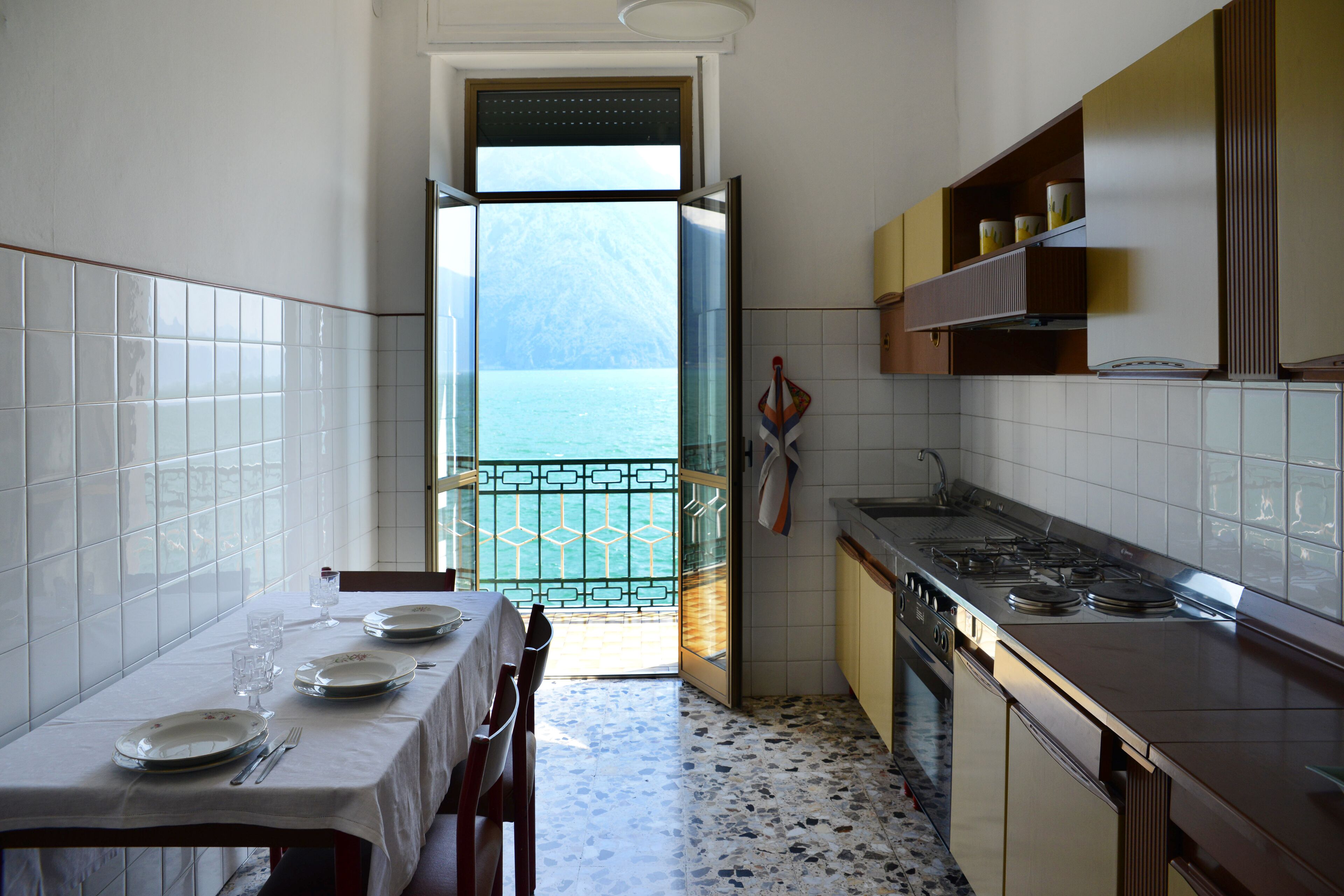 Directly on the iseo lake with breathtaking views