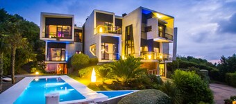 Beautiful villa with panoramic views of the sea Amezti 58