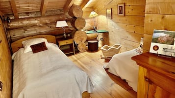 4 bedrooms, iron/ironing board, travel crib, free WiFi