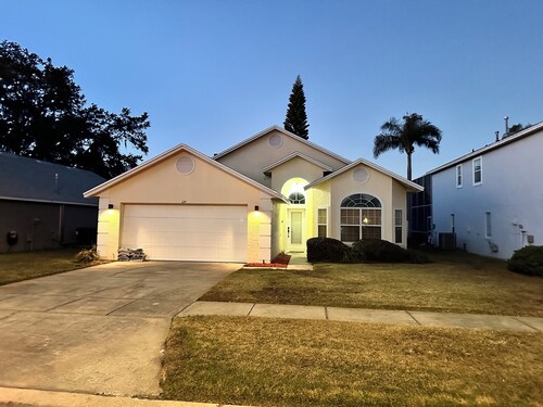 Private Villa With A Large Private Pool And Spa, 15 mins from Disney