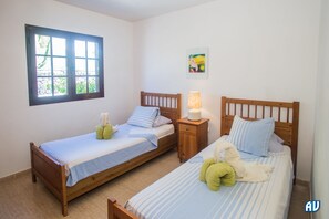 3 bedrooms, in-room safe, iron/ironing board, WiFi