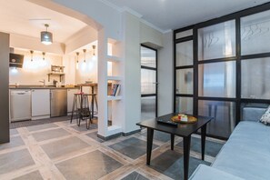 TV - Ancient Agora Industrial City Suite (Thessaloniki)