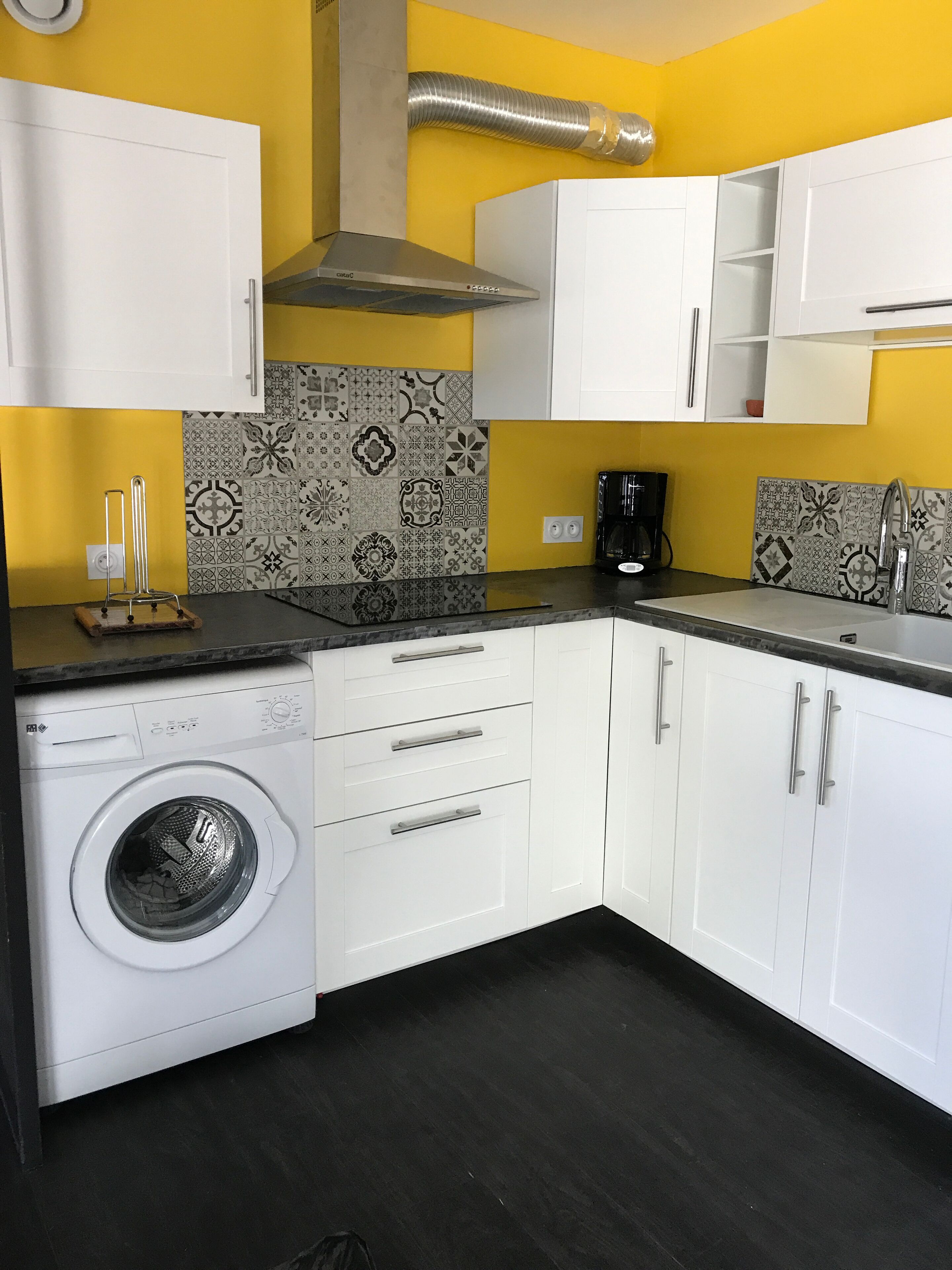 Independent village house rental with courtyard, terrace and pool.