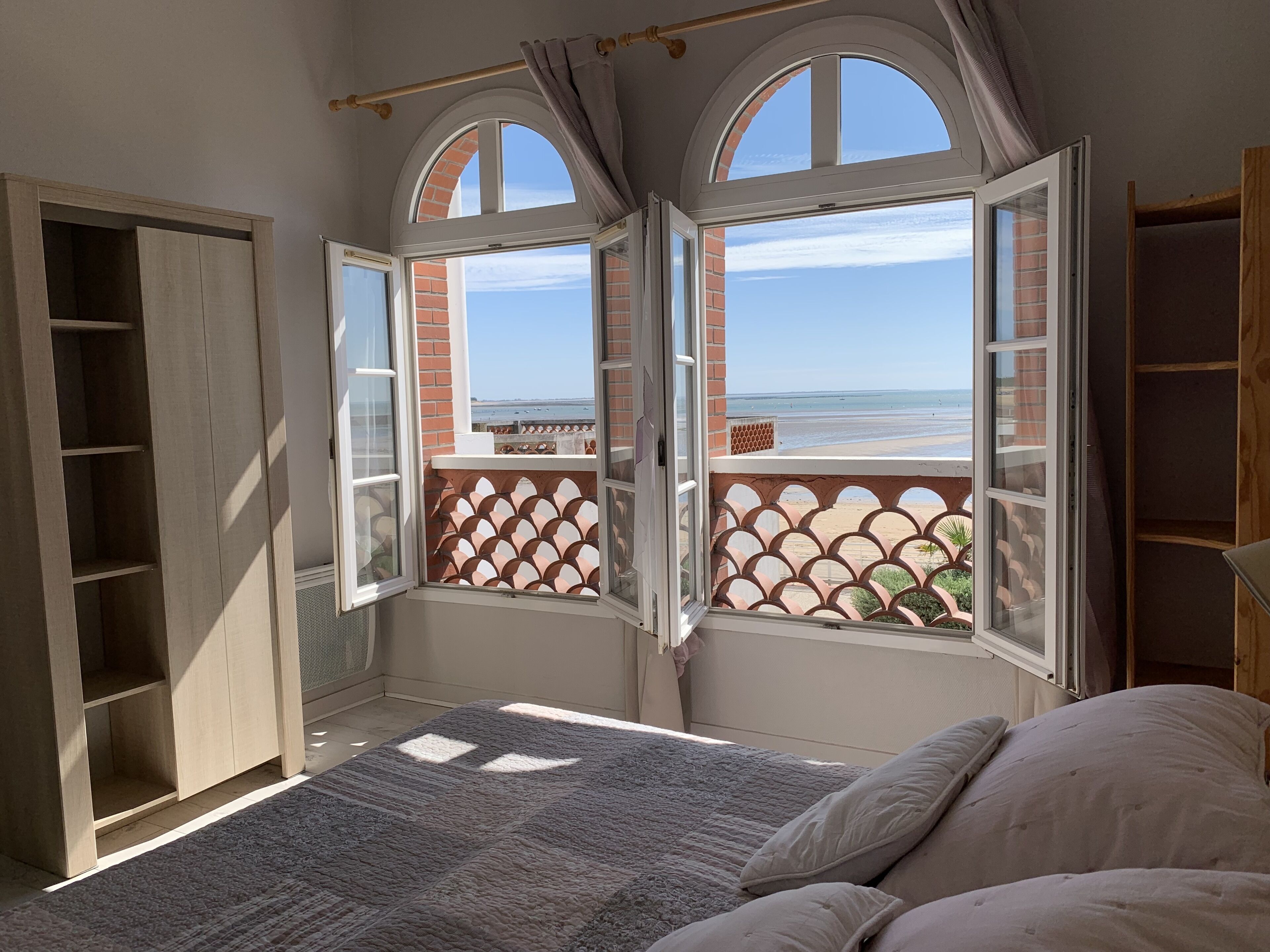 BEAUTIFUL APARTMENT 4/6 persons facing sea with balcony *** 3 keys