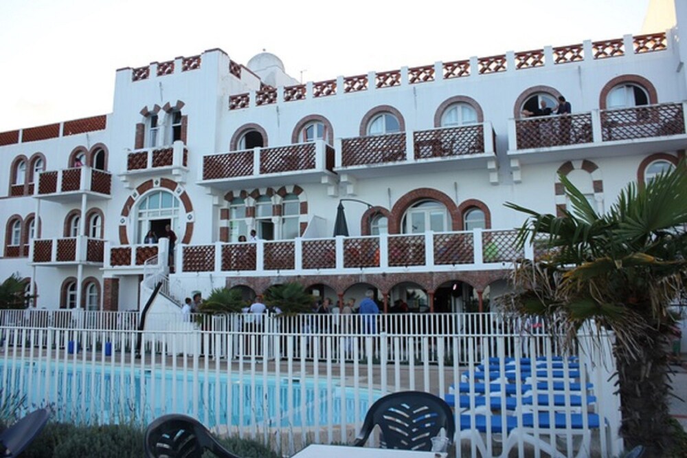 BEAUTIFUL APARTMENT 4/6 persons facing sea with balcony *** 3 keys