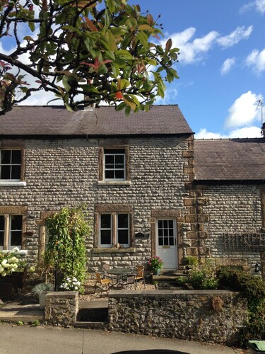 Bakewell One Bedroom Cottage In A Peaceful Location With Parking Space.