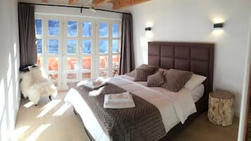 5 bedrooms, WiFi, bed sheets