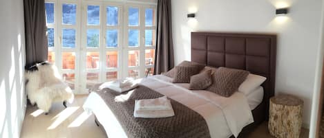 5 bedrooms, WiFi, bed sheets