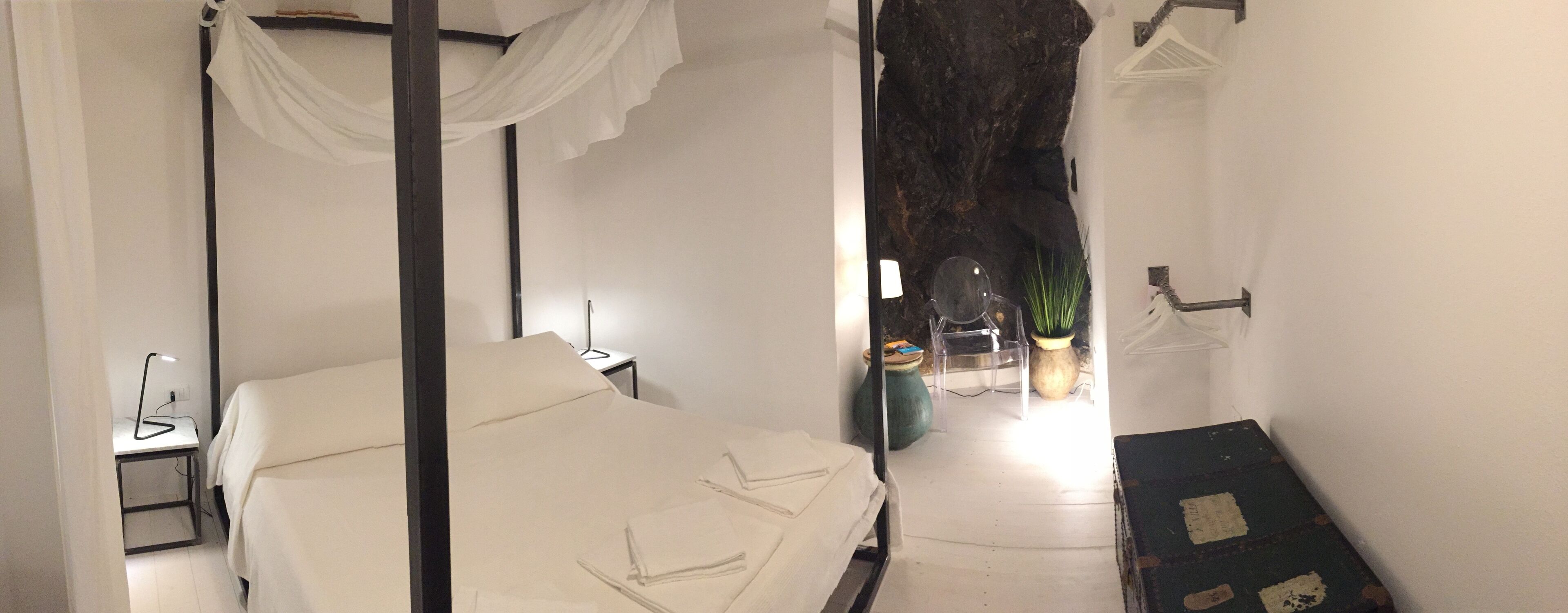 UNIQUE Haus im Felsen