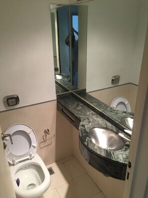 Apartment, 2 Bedrooms, Non Smoking, Canal View | Bathroom | Shower, free toiletries, hair dryer, towels - Your Home in Puerto Madero (Buenos Aires)