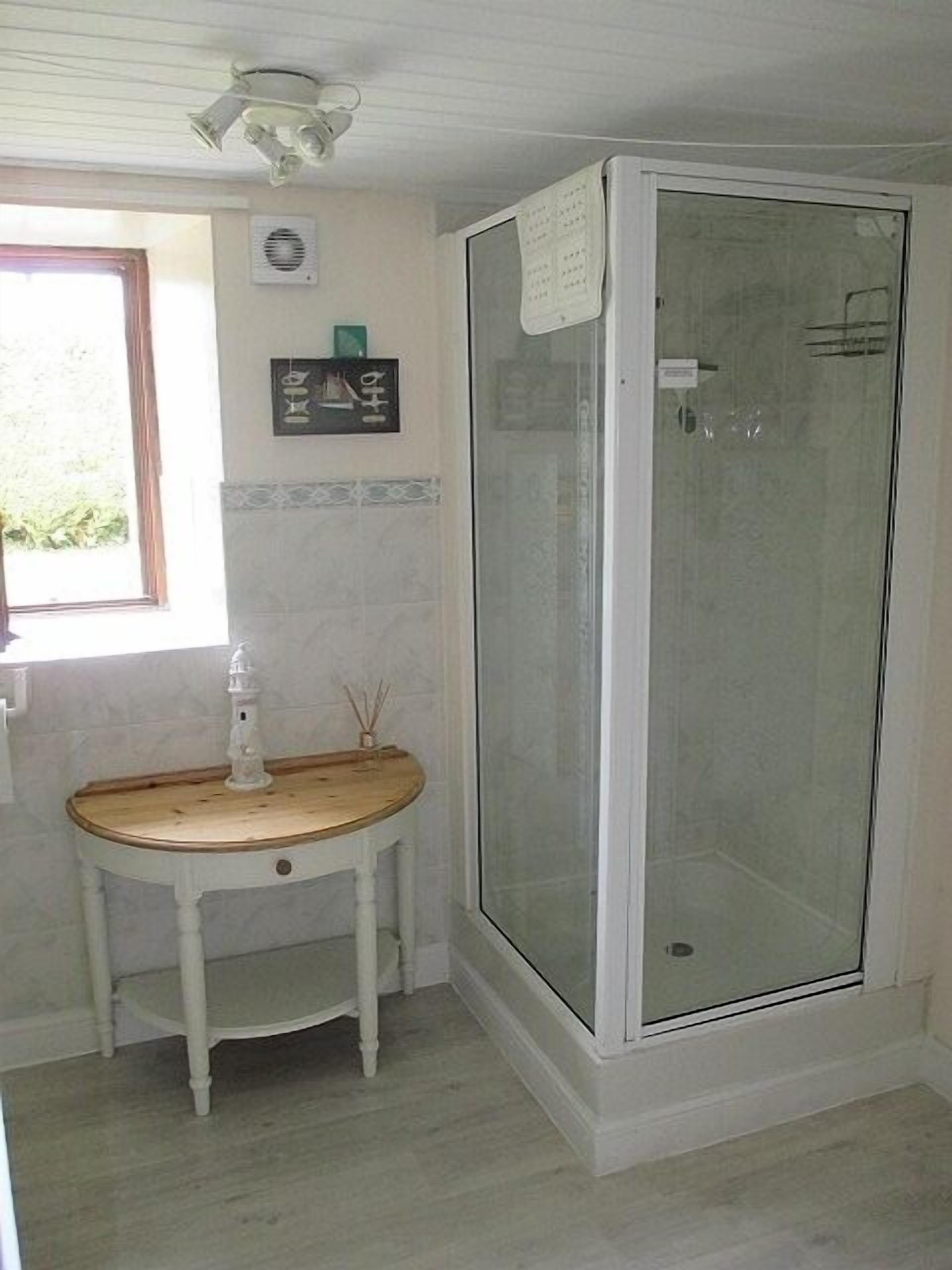 Baignoire, savon, papier toilette