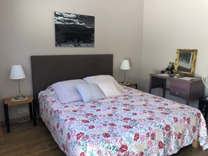 2 Schlafzimmer, Bügeleisen/Bügelbrett, kostenloses WLAN, Bettwäsche