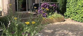 GITE PRES DU JASMIN avec PISCINE et JARDIN proche de Vaison La Romaine